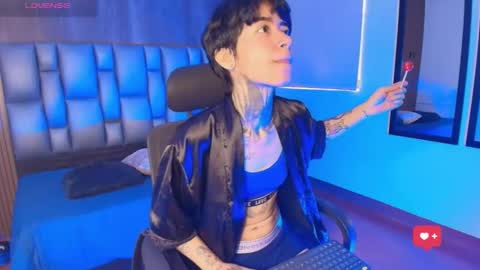 Juls online show from May 3, 6:47 pm