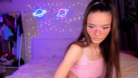 Snapshot of hottiesteverly chatting on October 4, 5:11 pm Jane online show from October 4, 5:11 pm