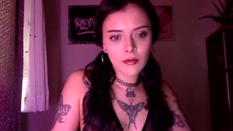 Snapshot of hottietat4u chatting on February 5, 4:47 pm Tat online show from February 5, 4:47 pm