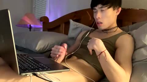 hottiewithabody101 online show from March 31, 1:00 pm