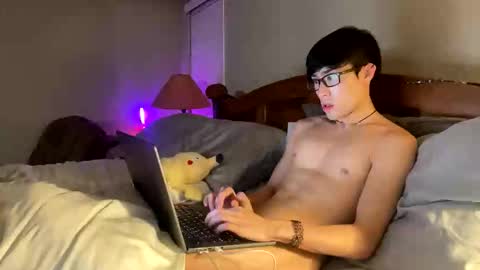 hottiewithabody101 online show from May 18, 1:45 am