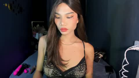 Hi i am Jane half vietnamese and half pinay and would like to meet good person here XOXO online show from May 22, 3:28 pm