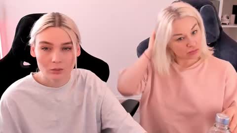 Nessie and Jessie online show from February 23, 10:06 am