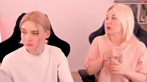 Nessie and Jessie online show from March 6, 10:52 am