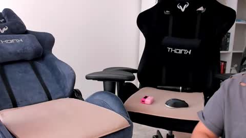 Nessie and Jessie online show from October 9, 11:19 am