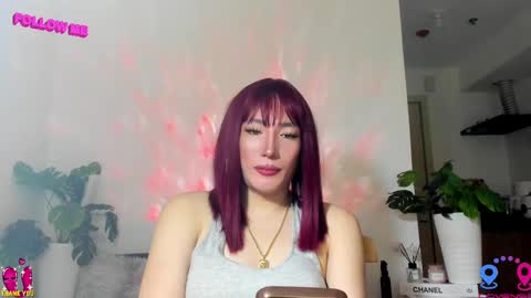 Snapshot of hottycrishinaxx chatting on February 13, 7:45 am crishinahotty online show from February 13, 7:45 am