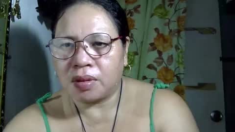 hottycrissy4u online show from June 6, 1:21 am