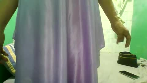 hotwetmommaxxx online show from November 10, 11:37 pm