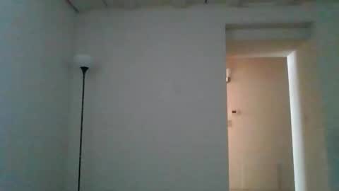 hotwhitedude2026 online show from June 5, 5:18 pm