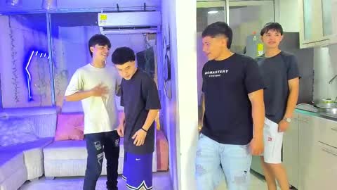 Snapshot of houseofwarrios chatting on January 8, 5:43 am we are Harry Jersi pablo and our mod talco online show from January 8, 5:43 am