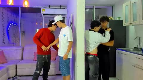 Snapshot of houseofwarrios chatting on February 21, 5:30 am we are Harry Jersi pablo and our mod talco online show from February 21, 5:30 am