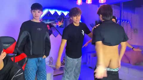 Snapshot of houseofwarrios chatting on March 14, 5:35 am we are Harry Jersi pablo and our mod talco online show from March 14, 5:35 am