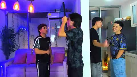 Snapshot of houseofwarrios chatting on March 22, 5:22 am we are Harry Jersi pablo and our mod talco online show from March 22, 5:22 am