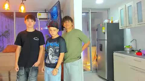 Snapshot of houseofwarrios chatting on March 25, 5:24 am we are Harry Jersi pablo and our mod talco online show from March 25, 5:24 am