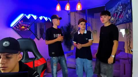 Snapshot of houseofwarrios chatting on April 2, 5:27 am we are Harry Jersi pablo and our mod talco online show from April 2, 5:27 am