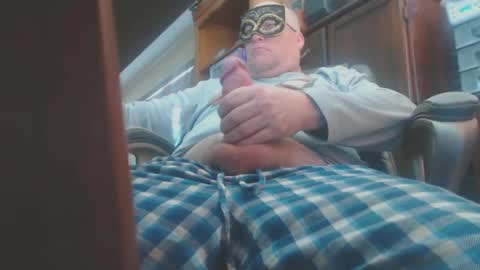 Howard817 online show from January 25, 3:41 pm