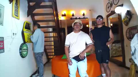 HOWENTS online show from November 4, 12:10 am