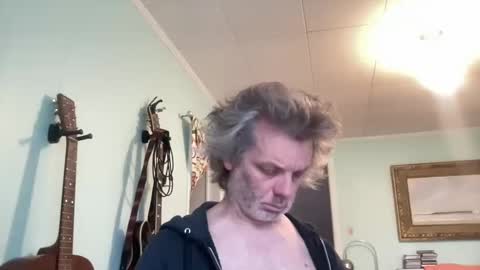 howlingatnothing online show from November 18, 12:53 pm