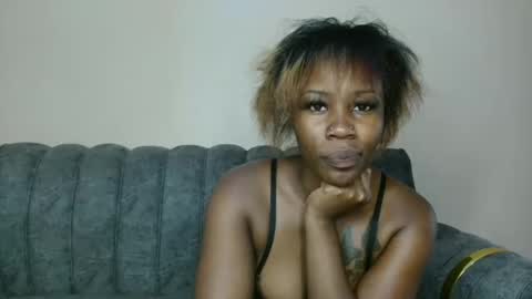 Snapshot of howty_kim chatting on December 7, 5:37 am kim online show from December 7, 5:37 am