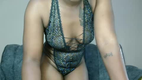 Snapshot of howty_kim chatting on December 13, 7:58 am kim online show from December 13, 7:58 am