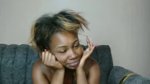 Snapshot of howty_kim chatting on December 15, 9:35 am kim online show from December 15, 9:35 am