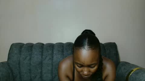 Snapshot of howty_kim chatting on December 25, 10:06 am kim online show from December 25, 10:06 am