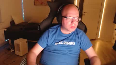 Snapshot of hoyboydkk chatting on September 25, 9:40 pm Christian online show from September 25, 9:40 pm
