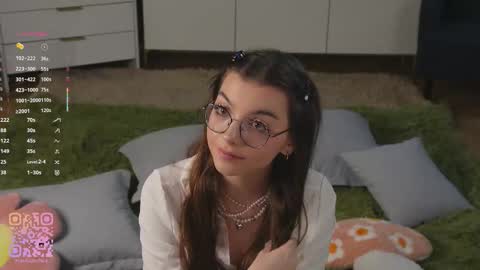 Snapshot of huba_booba chatting on October 16, 7:04 pm Diane online show from October 16, 7:04 pm