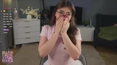 Snapshot of huba_booba chatting on October 18, 7:25 pm Diane online show from October 18, 7:25 pm