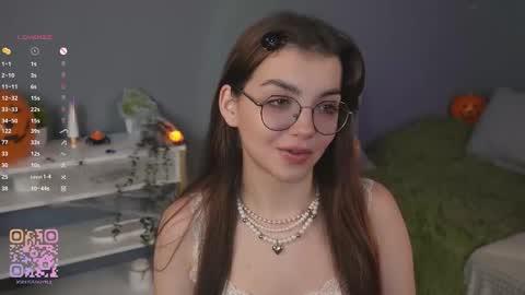 Snapshot of huba_booba chatting on October 23, 7:12 pm Diane online show from October 23, 7:12 pm