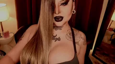 Snapshot of hubadera chatting on April 16, 3:51 am hubadera online show from April 16, 3:51 am