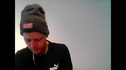 Snapshot of hubikush22 chatting on February 2, 7:52 am hubikush22 online show from February 2, 7:52 am