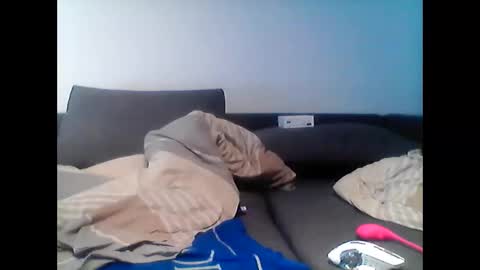 Snapshot of hubikush22 chatting on March 3, 7:21 am hubikush22 online show from March 3, 7:21 am