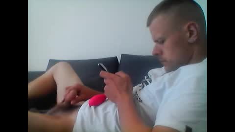 Snapshot of hubikush22 chatting on September 14, 10:58 am hubikush22 online show from September 14, 10:58 am