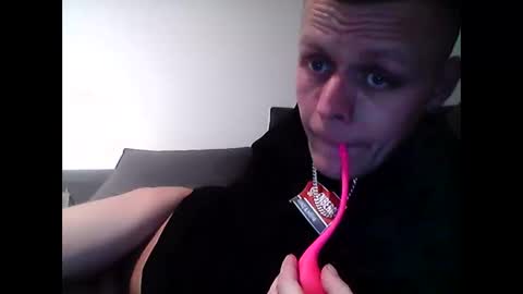 hubikush22 online show from March 16, 6:01 pm