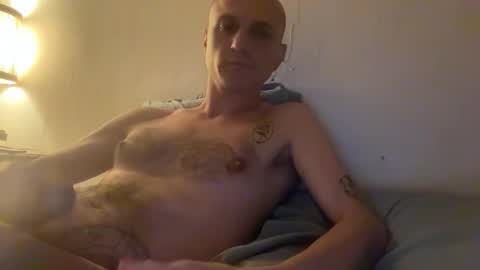 Snapshot of hug14 chatting on October 19, 6:41 pm Hug online show from October 19, 6:41 pm
