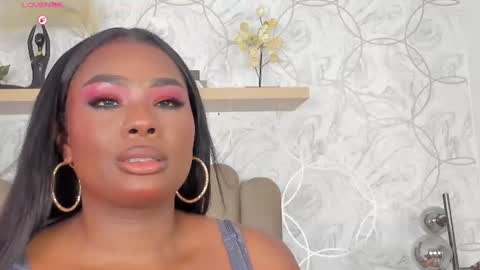Snapshot of huge_boobs_ebony chatting on June 25, 8:02 pm huge boobs ebony online show from June 25, 8:02 pm