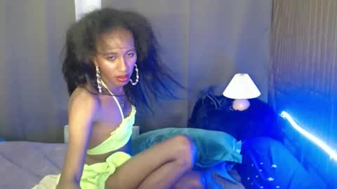 Snapshot of hugecock_caramel chatting on March 3, 9:04 am hugecock_caramel online show from March 3, 9:04 am