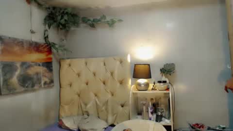 hugecock_caramel online show from April 23, 9:08 am
