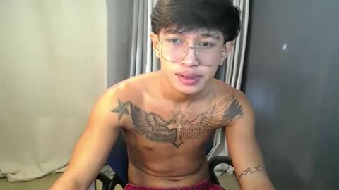 Snapshot of hugecockchristian chatting on September 19, 11:05 pm hugecockchristian online show from September 19, 11:05 pm