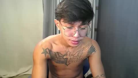 Snapshot of hugecockchristian chatting on September 24, 2:15 am hugecockchristian online show from September 24, 2:15 am