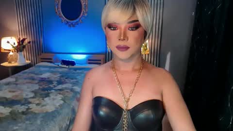 Christine online show from October 25, 1:24 am