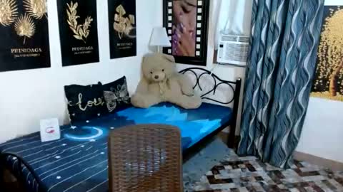 hugecockgoddessx online show from January 9, 7:04 pm