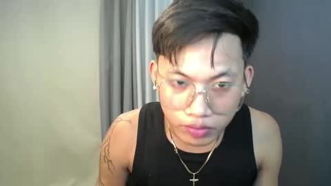 Snapshot of hugecockjames09 chatting on September 22, 6:37 am hugecockjames09 online show from September 22, 6:37 am