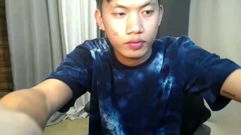 Snapshot of hugecockjames09 chatting on October 4, 10:46 am hugecockjames09 online show from October 4, 10:46 am