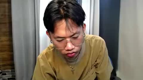 Snapshot of hugecockjames09 chatting on October 11, 4:55 am hugecockjames09 online show from October 11, 4:55 am