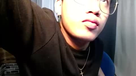 Snapshot of hugecockjames09 chatting on October 12, 10:47 am hugecockjames09 online show from October 12, 10:47 am