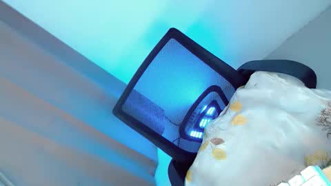 Snapshot of hugecockyanny chatting on November 25, 2:22 am Yhanie online show from November 25, 2:22 am