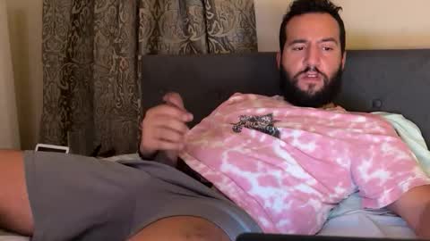 Snapshot of hugedicktop chatting on November 15, 4:43 am Big Dick Top online show from November 15, 4:43 am