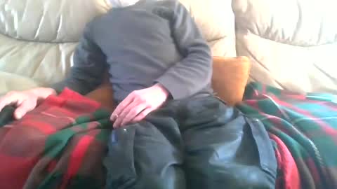 hugenob4u online show from April 22, 12:07 pm